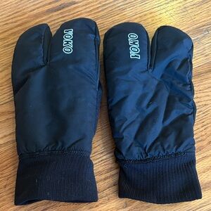 Yoko Lobster Black Mittens for Women